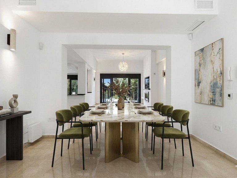 Villa for Sale in El Rosario, Malaga 11