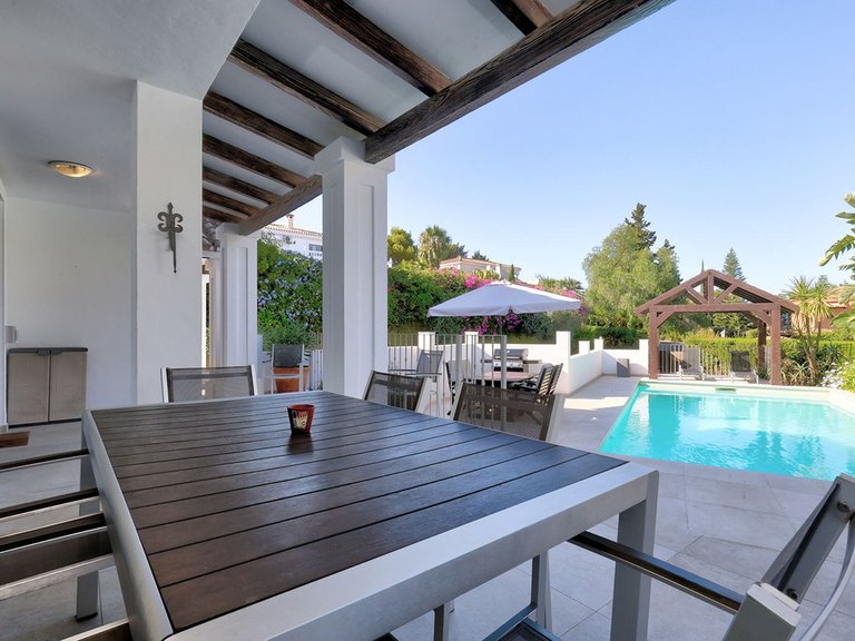 Villa for Sale in El Rosario, Malaga 14
