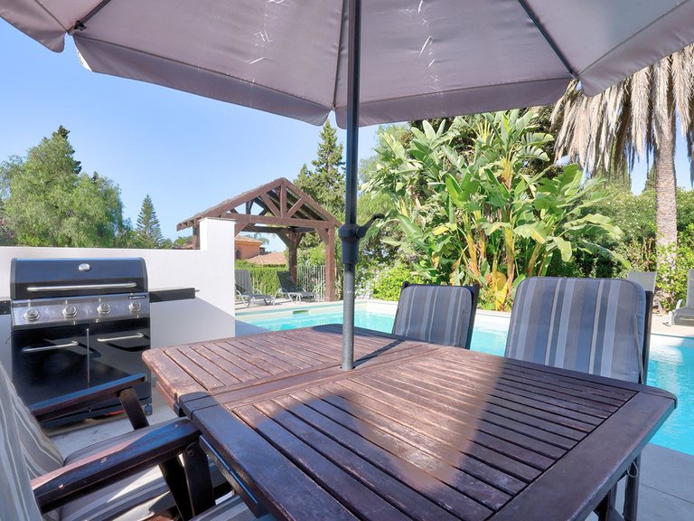 Villa for Sale in El Rosario, Malaga 15