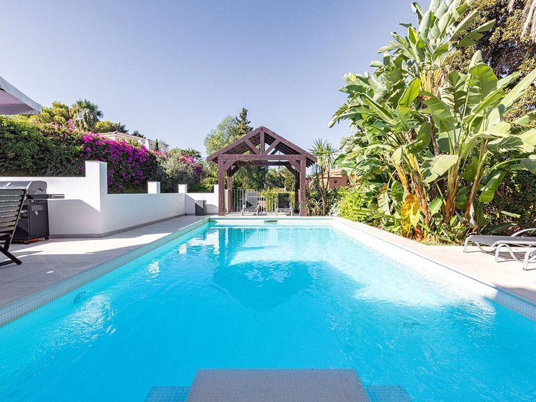 Villa for Sale in El Rosario, Malaga 17