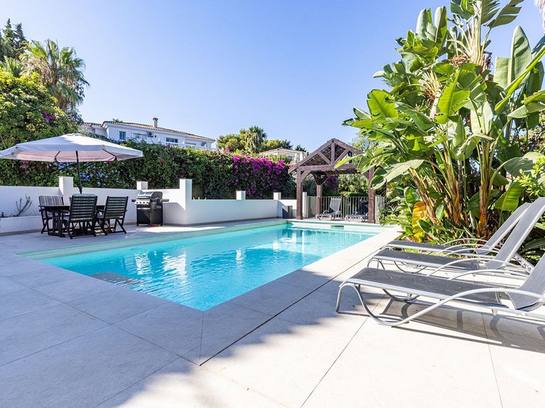 Villa for Sale in El Rosario, Malaga 19