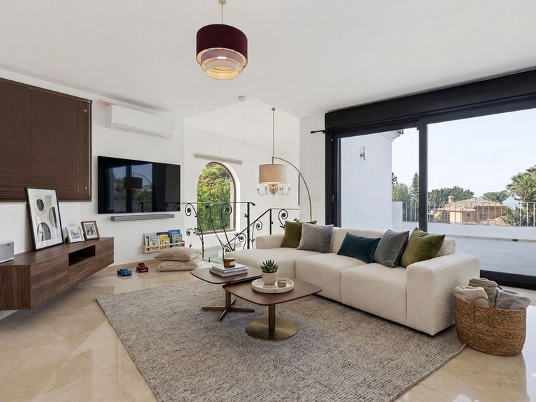 Villa for Sale in El Rosario, Malaga 27