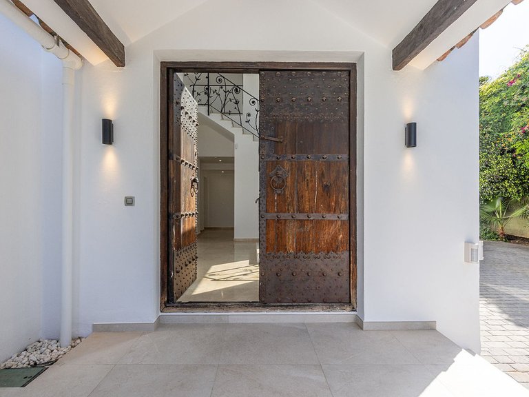 Villa for Sale in El Rosario, Malaga 3