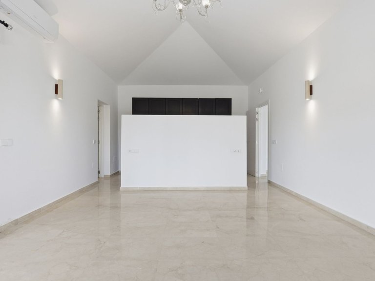 Villa for Sale in El Rosario, Malaga 31