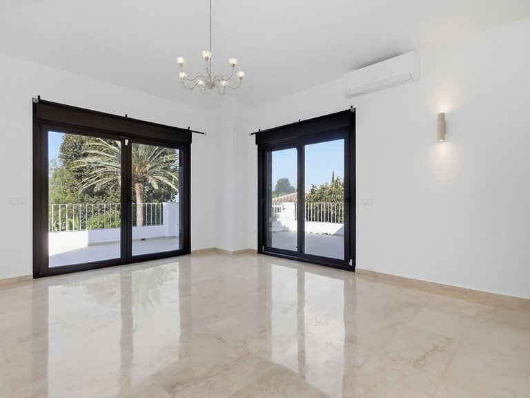 Villa for Sale in El Rosario, Malaga 33