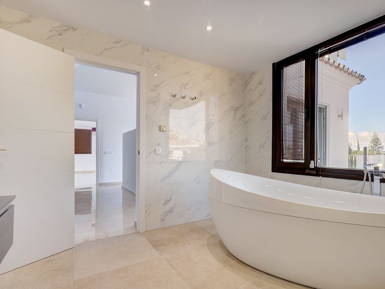 Villa for Sale in El Rosario, Malaga 36