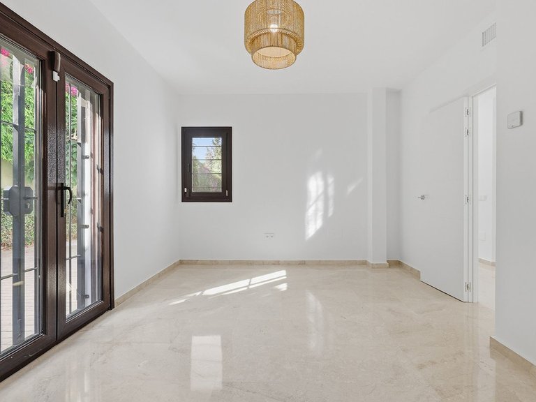 Villa for Sale in El Rosario, Malaga 48