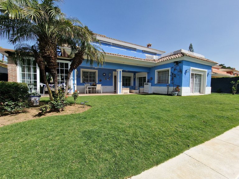 Villa for Sale in Guadalmina Baja, Malaga 3