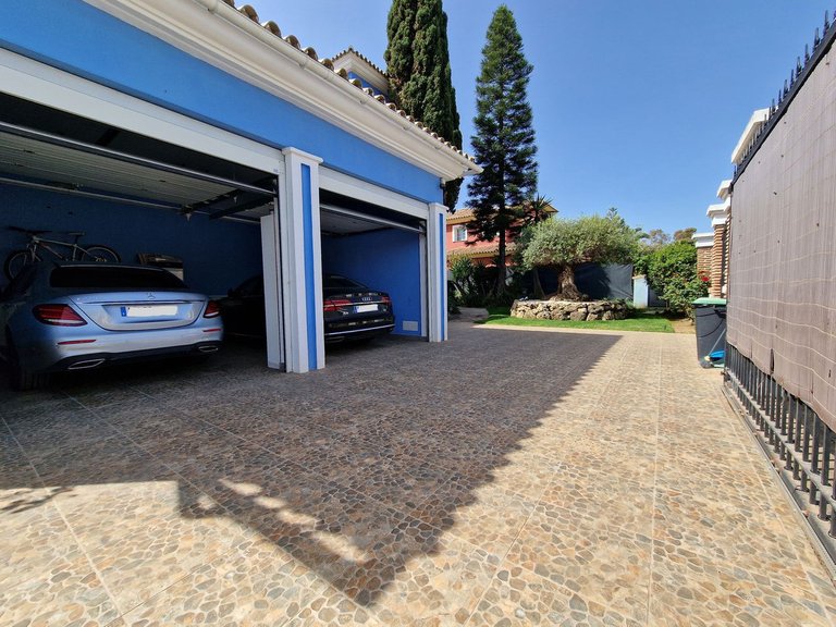 Villa for Sale in Guadalmina Baja, Malaga 5