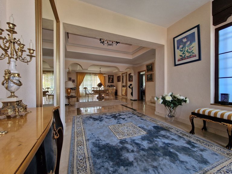 Villa for Sale in Guadalmina Baja, Malaga 9