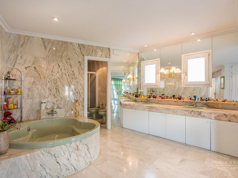 Villa for Sale in Churriana, Malaga 12