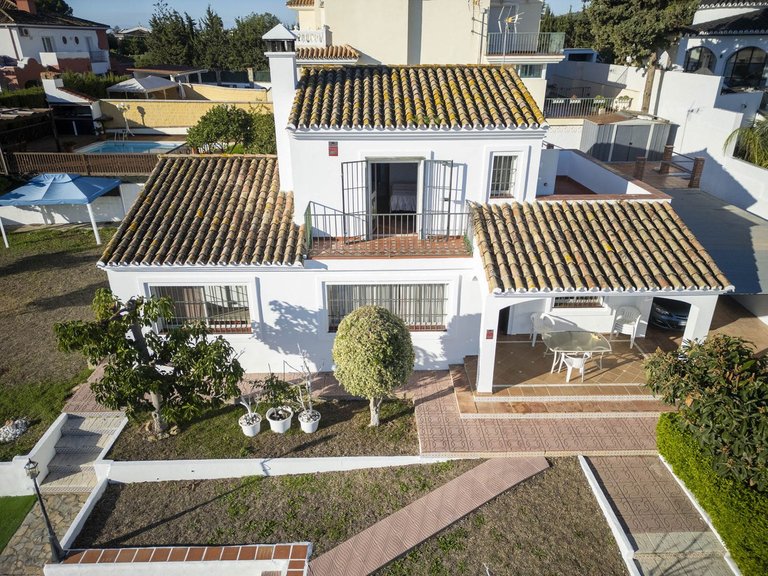 Villa for Sale in Estepona, Malaga 1