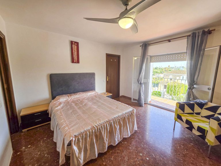 Villa for Sale in Estepona, Malaga 8