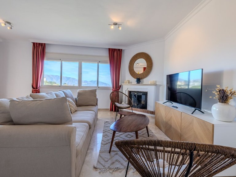 Apartment for Sale in La Mairena, Malaga 1