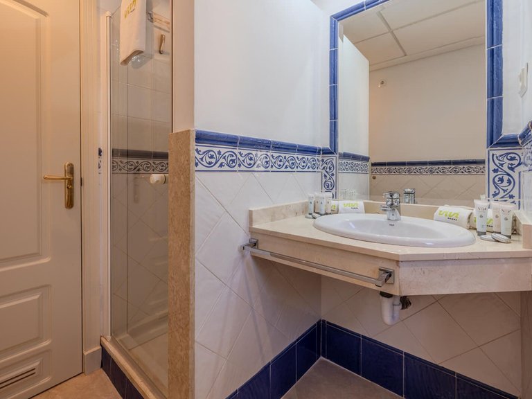 Apartment for Sale in La Mairena, Malaga 10
