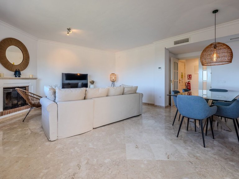 Apartment for Sale in La Mairena, Malaga 5