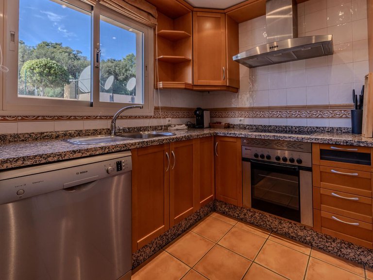 Apartment for Sale in La Mairena, Malaga 8