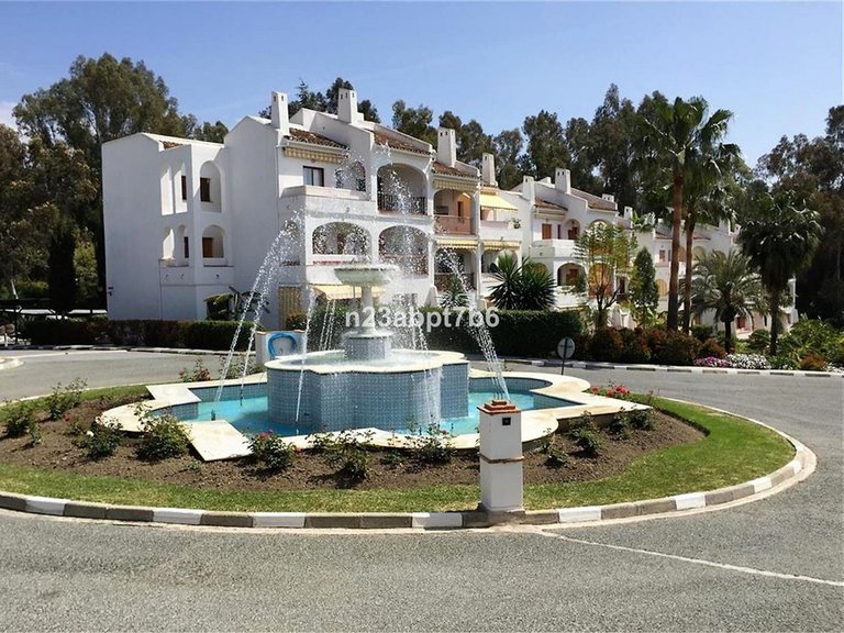Apartment for Sale in Nueva Andalucía, Malaga 1