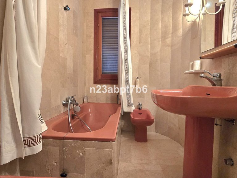 Apartment for Sale in Nueva Andalucía, Malaga 14