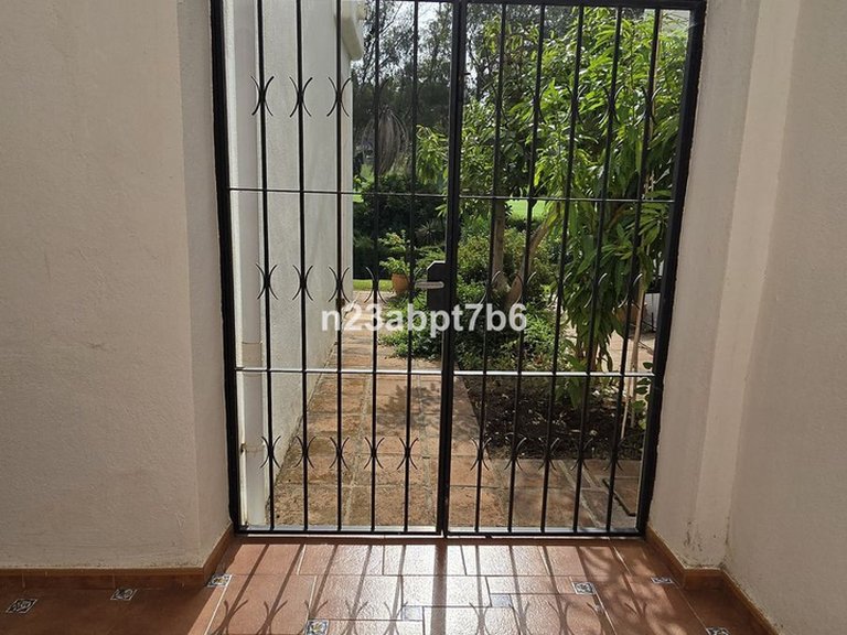 Apartment for Sale in Nueva Andalucía, Malaga 16