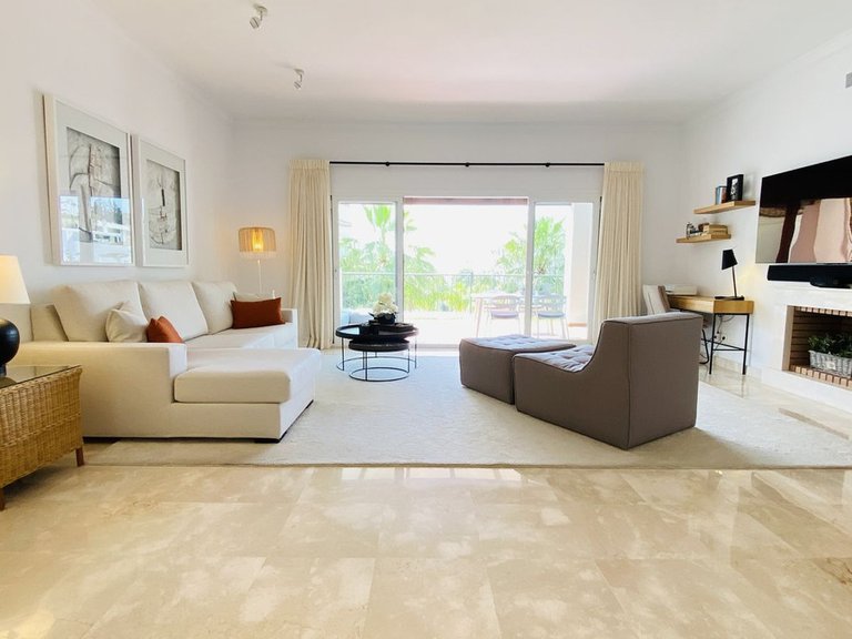 Apartment for Sale in El Paraiso, Malaga 27