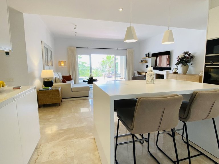 Apartment for Sale in El Paraiso, Malaga 31