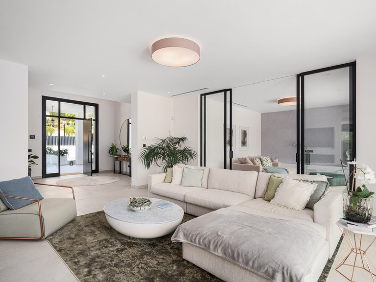Villa for Sale in Elviria, Malaga 4