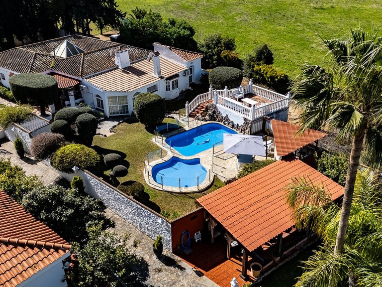 Villa for Sale in Alhaurín De La Torre, Malaga 11