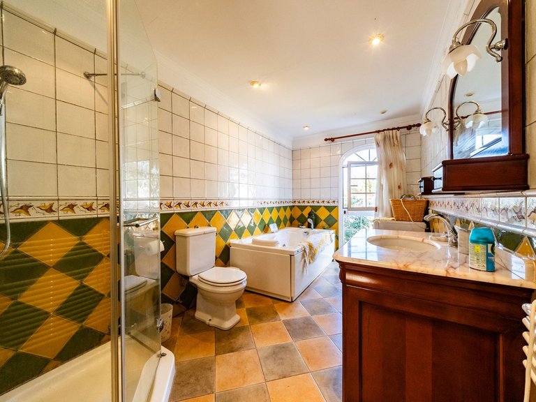Villa for Sale in Alhaurín De La Torre, Malaga 36