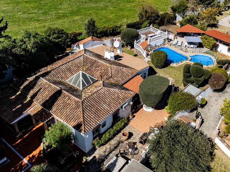 Villa for Sale in Alhaurín De La Torre, Malaga 4