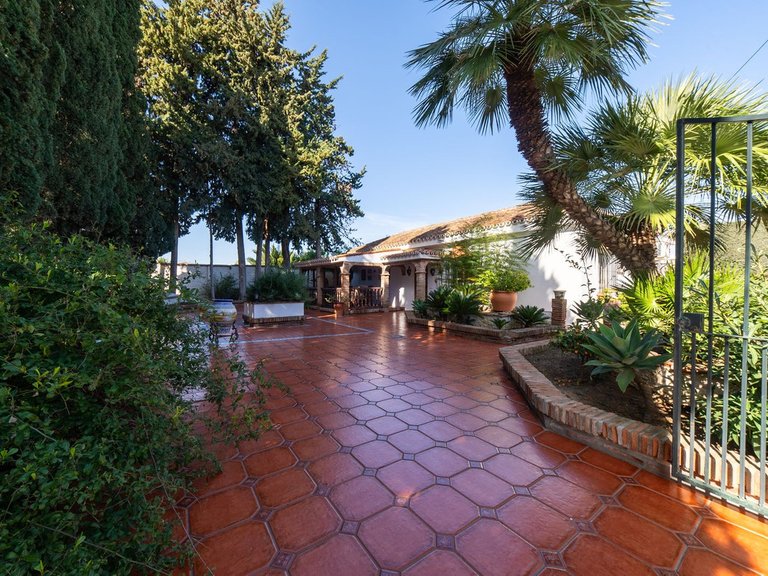 Villa for Sale in Alhaurín De La Torre, Malaga 50