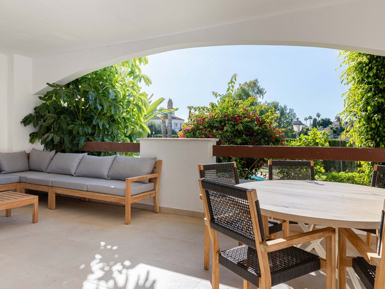 Apartment for Sale in Nueva Andalucía, Malaga 1