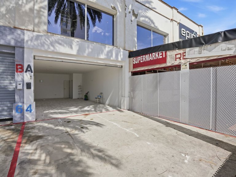 Commercial for Sale in Benalmadena Costa, Malaga 1