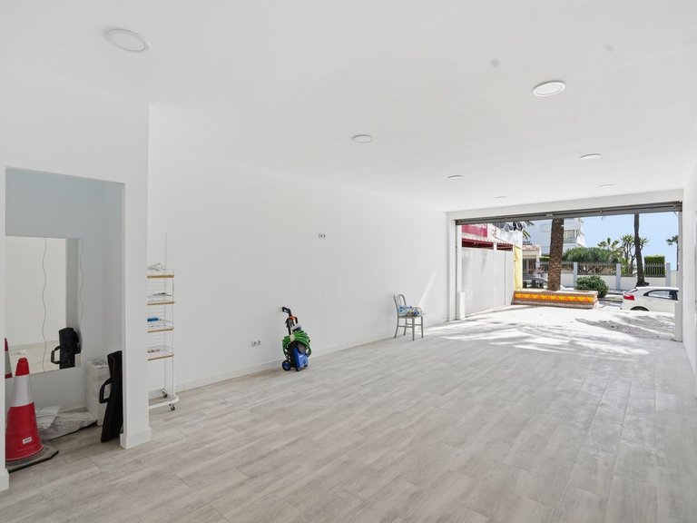 Commercial for Sale in Benalmadena Costa, Malaga 4