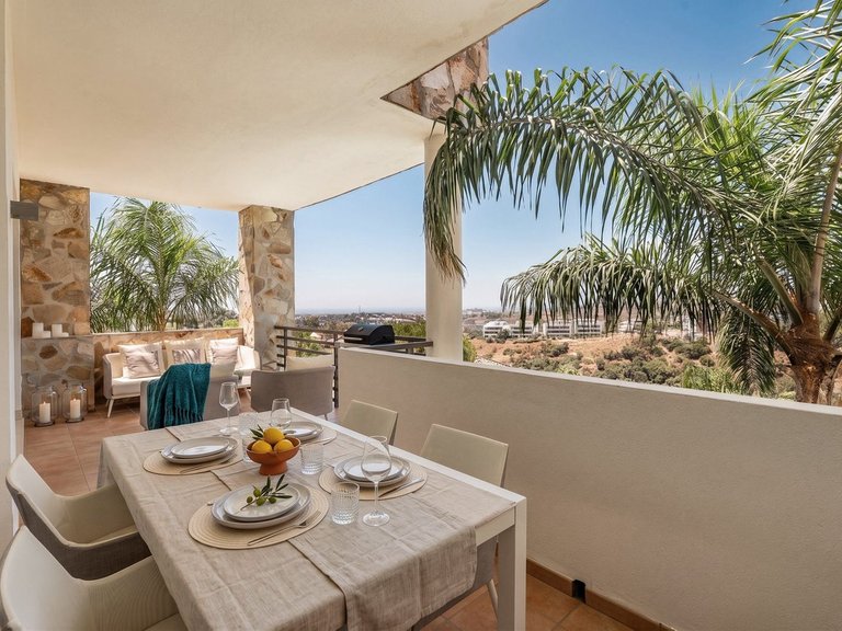 Apartment for Sale in Los Almendros, Malaga 1