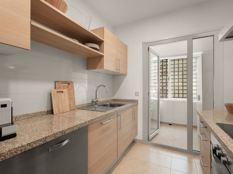 Apartment for Sale in Los Almendros, Malaga 11