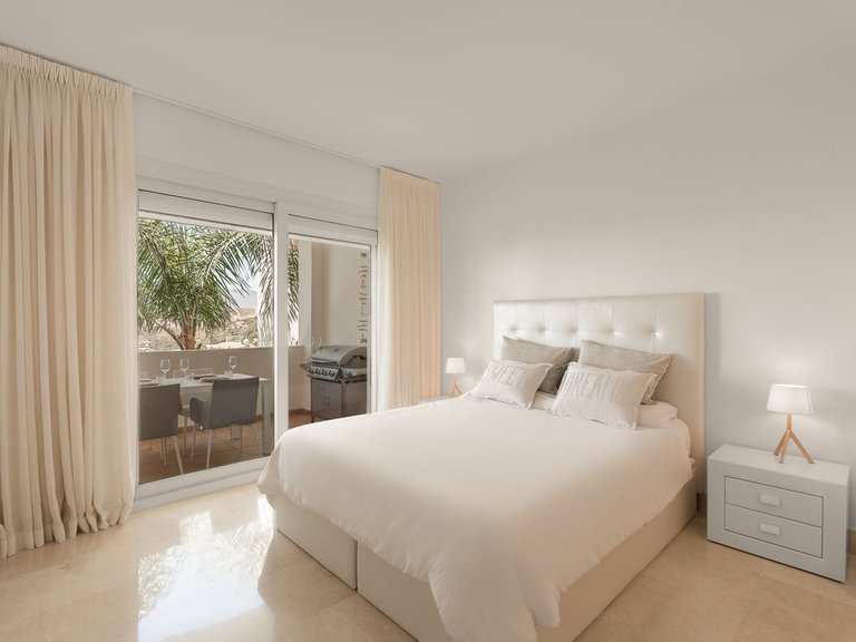 Apartment for Sale in Los Almendros, Malaga 12