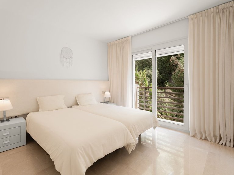 Apartment for Sale in Los Almendros, Malaga 17