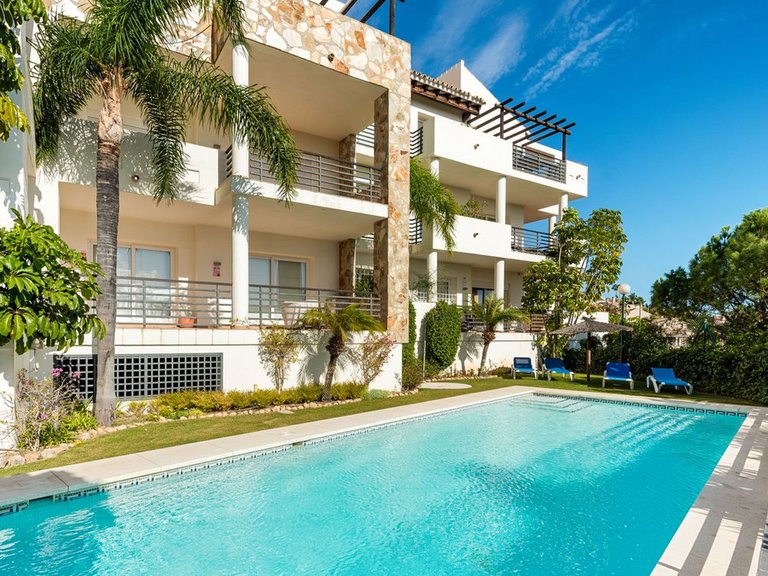 Apartment for Sale in Los Almendros, Malaga 19