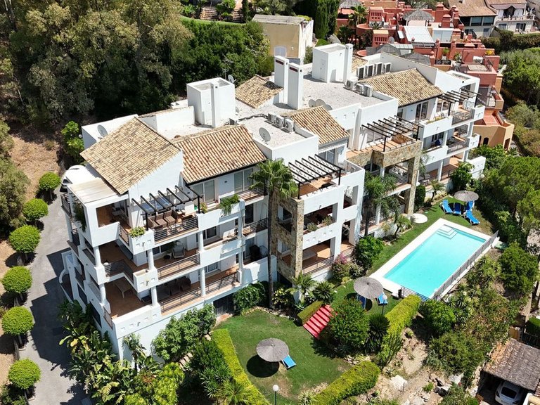 Apartment for Sale in Los Almendros, Malaga 22