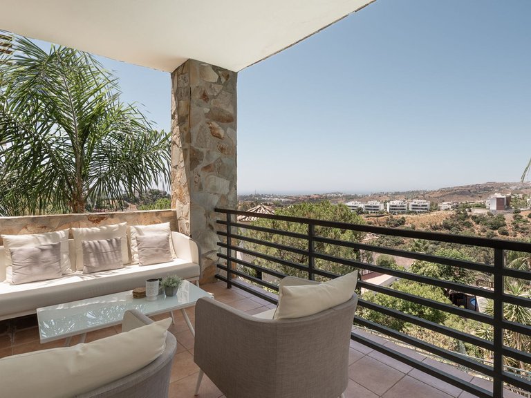 Apartment for Sale in Los Almendros, Malaga 4