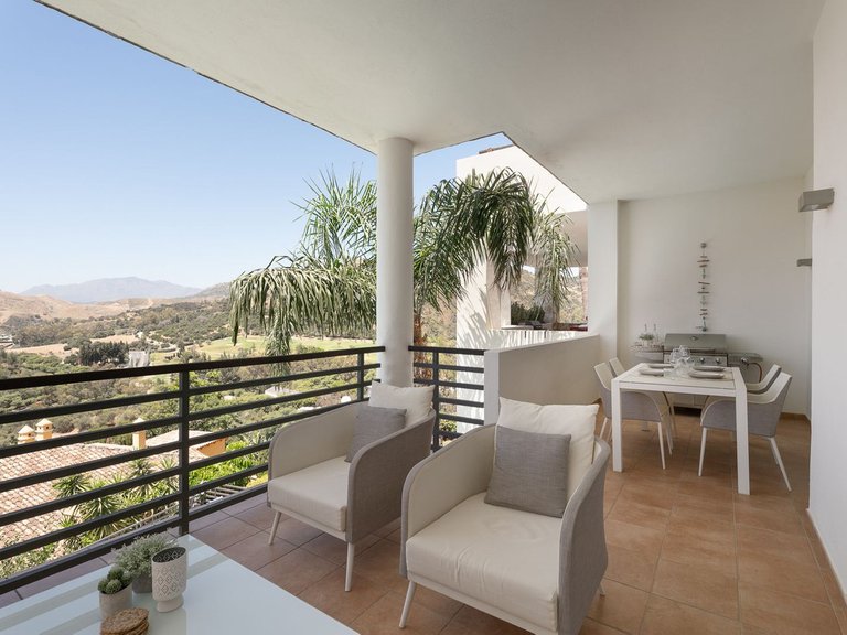 Apartment for Sale in Los Almendros, Malaga 5