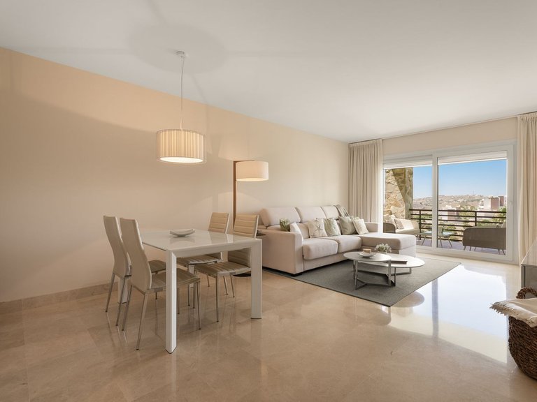 Apartment for Sale in Los Almendros, Malaga 6