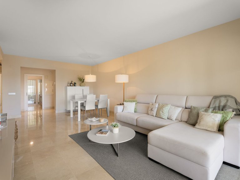 Apartment for Sale in Los Almendros, Malaga 7