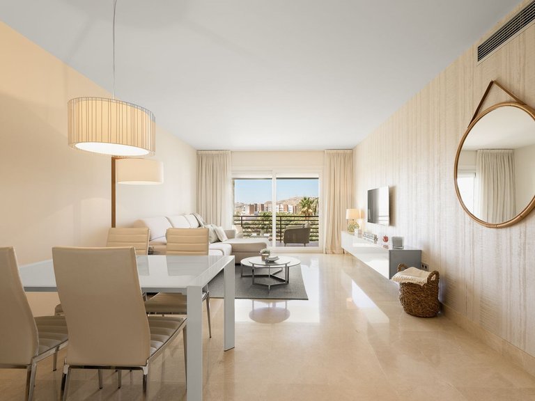 Apartment for Sale in Los Almendros, Malaga 8