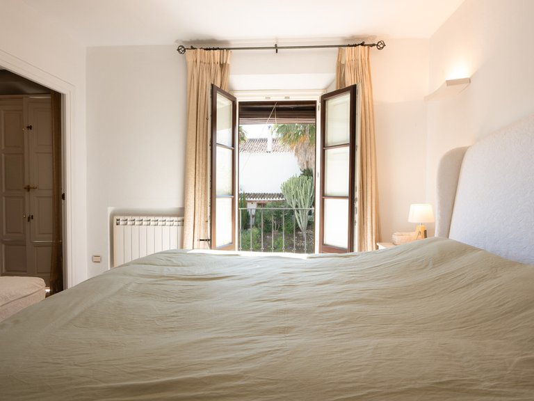 Villa for Sale in The Golden Mile, Malaga 10