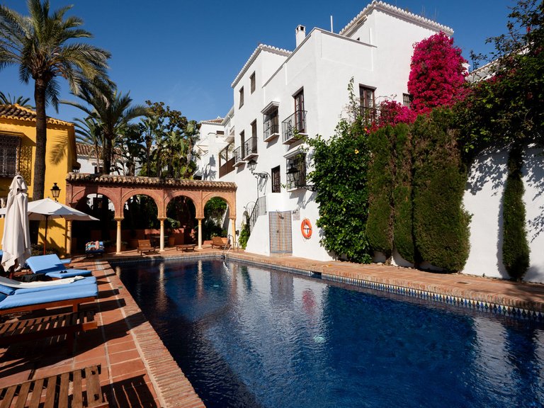 Villa for Sale in The Golden Mile, Malaga 20