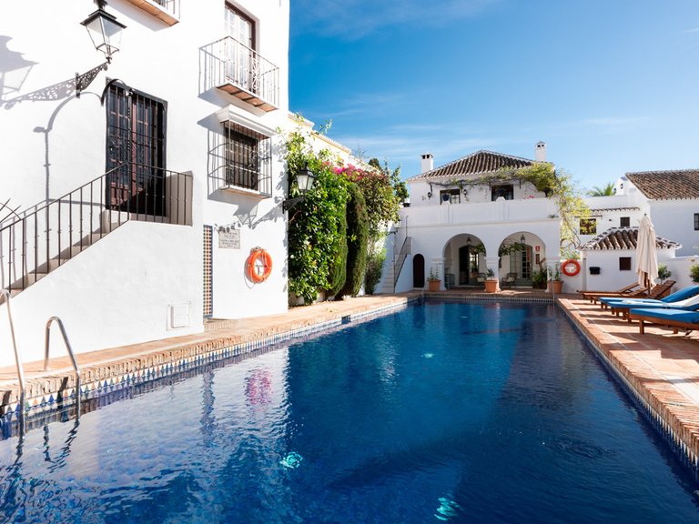 Villa for Sale in The Golden Mile, Malaga 23