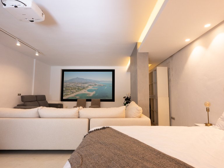 Villa for Sale in The Golden Mile, Malaga 26