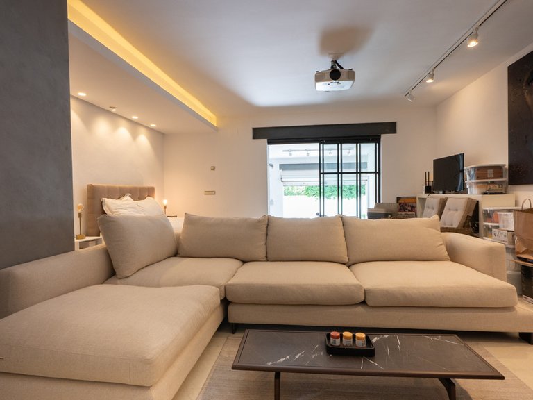 Villa for Sale in The Golden Mile, Malaga 28